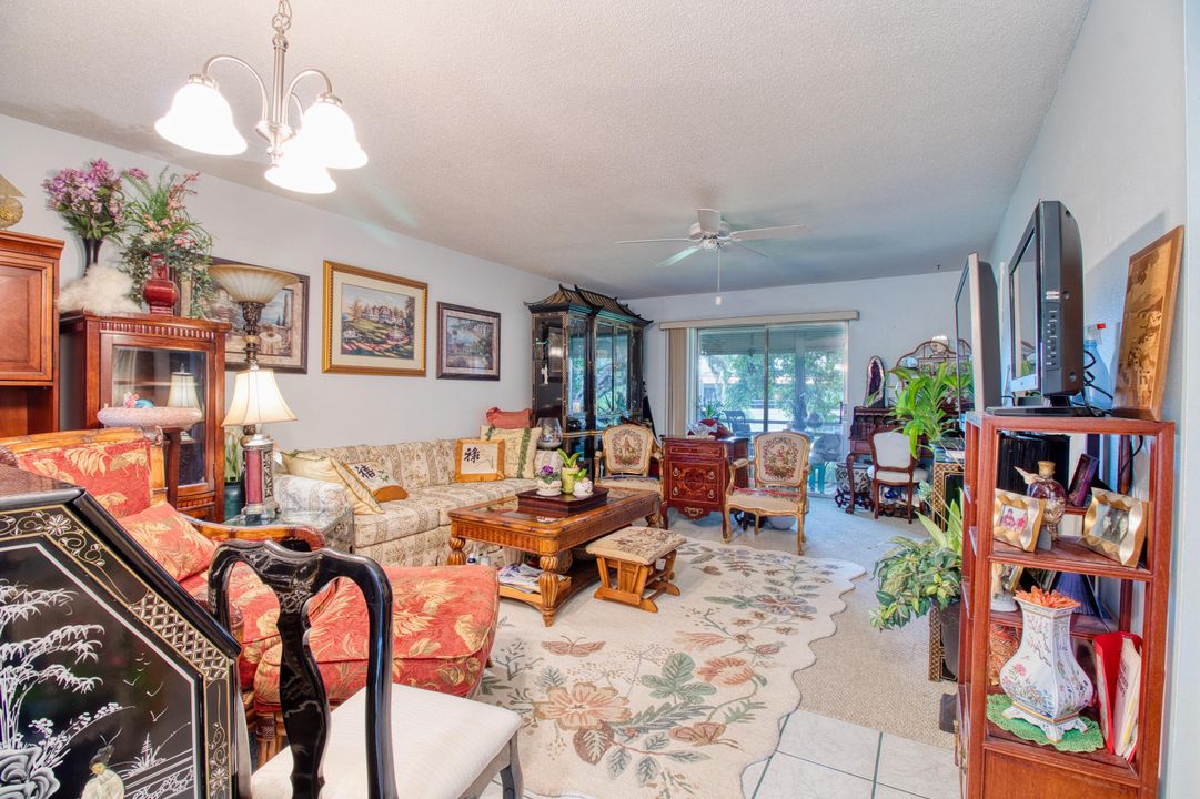 For Sale: $105,000 (2 beds, 2 baths, 894 Square Feet)