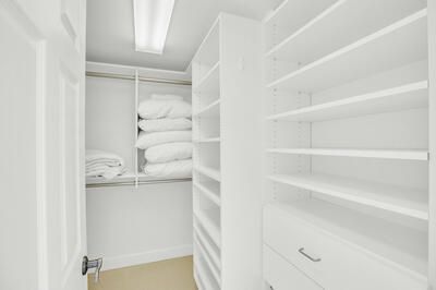 For Sale: $1,275,000 (2 beds, 2 baths, 1600 Square Feet)