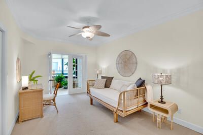 For Sale: $1,275,000 (2 beds, 2 baths, 1600 Square Feet)