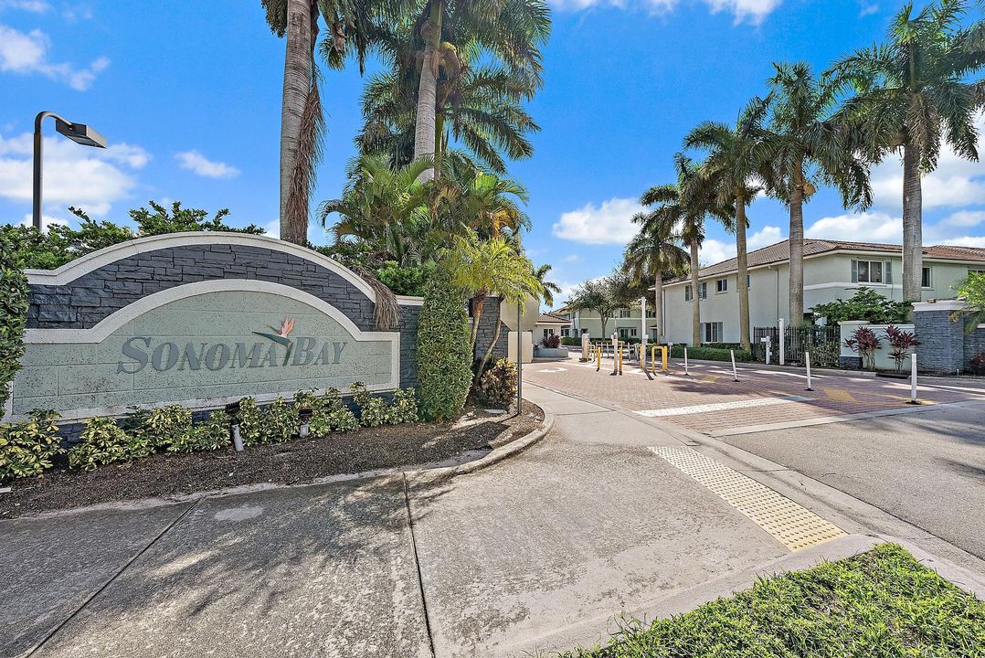 合同活跃: $2,200 (3 贝兹, 2 浴室, 1556 平方英尺)