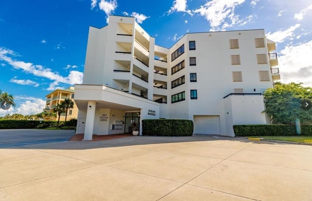 For Sale: $1,275,000 (2 beds, 2 baths, 1600 Square Feet)