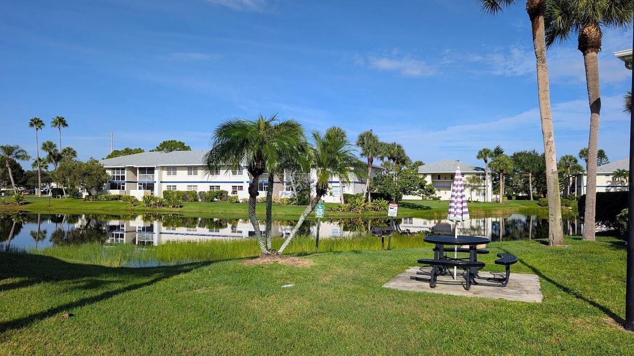 合同活跃: $1,499 (2 贝兹, 2 浴室, 866 平方英尺)