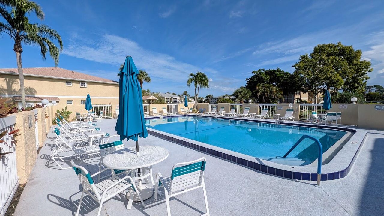 合同活跃: $1,499 (2 贝兹, 2 浴室, 866 平方英尺)