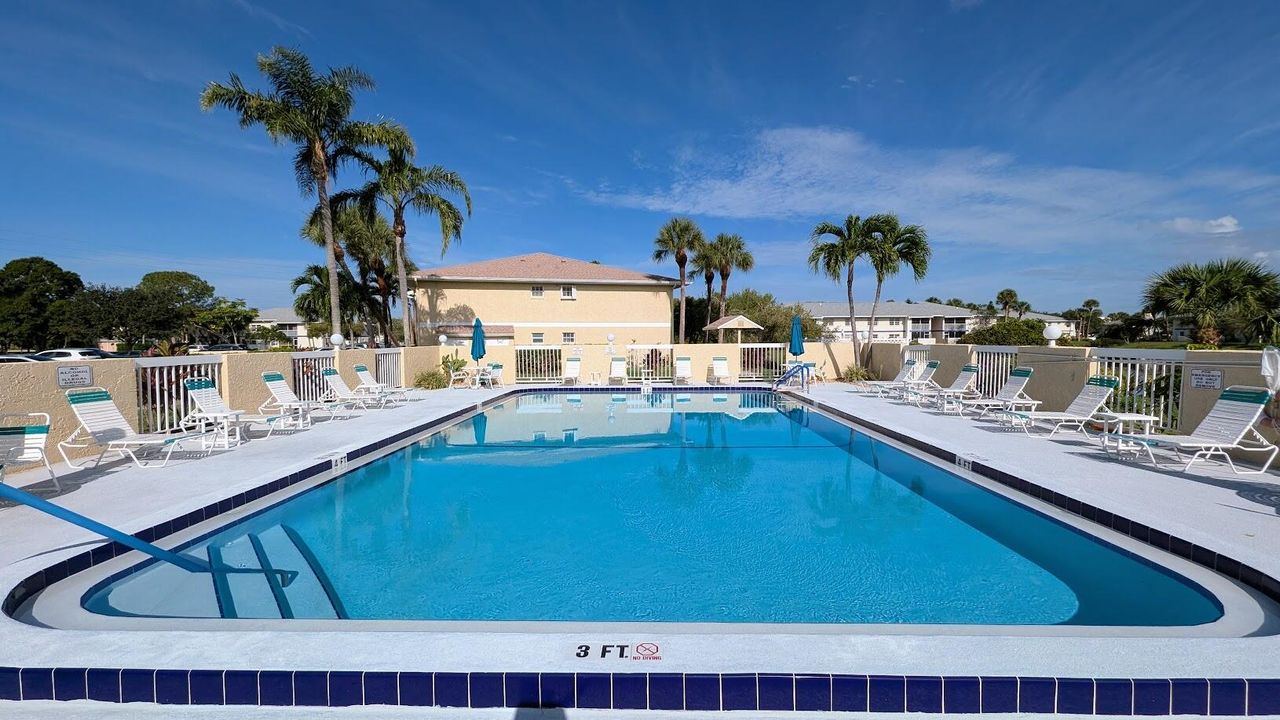 合同活跃: $1,499 (2 贝兹, 2 浴室, 866 平方英尺)