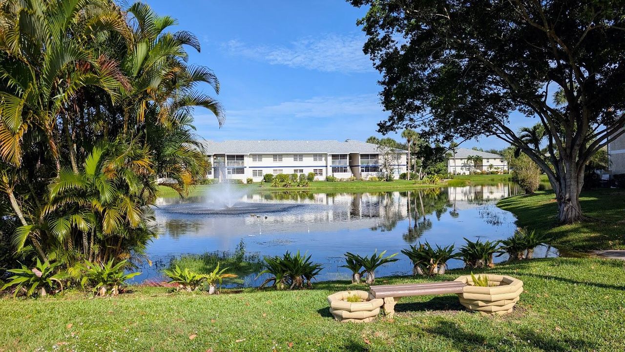 合同活跃: $1,499 (2 贝兹, 2 浴室, 866 平方英尺)