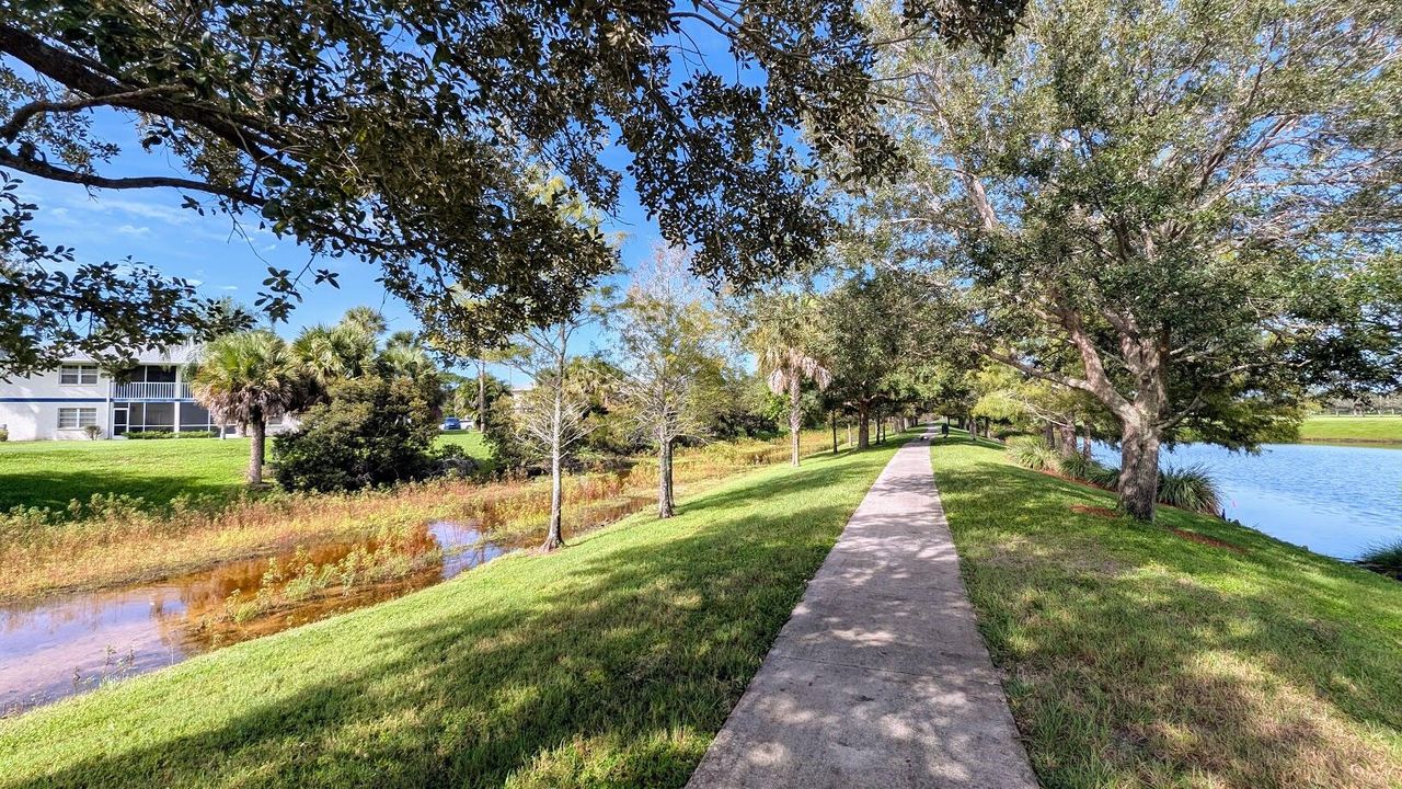 合同活跃: $1,499 (2 贝兹, 2 浴室, 866 平方英尺)