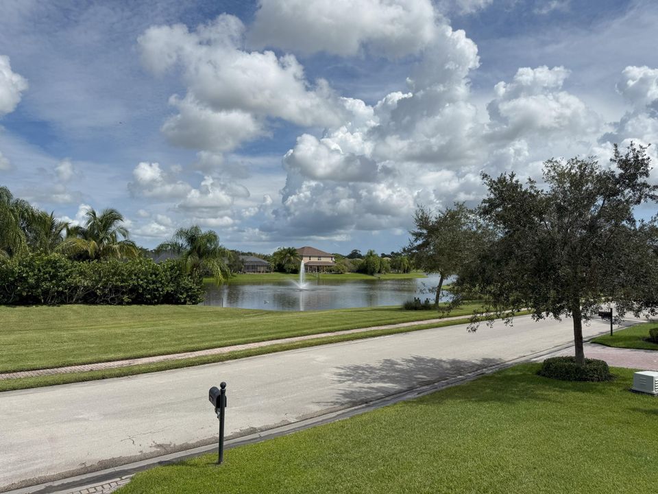 En Renta: $2,650 (4 camas, 2 baños, 2112 Pies cuadrados)