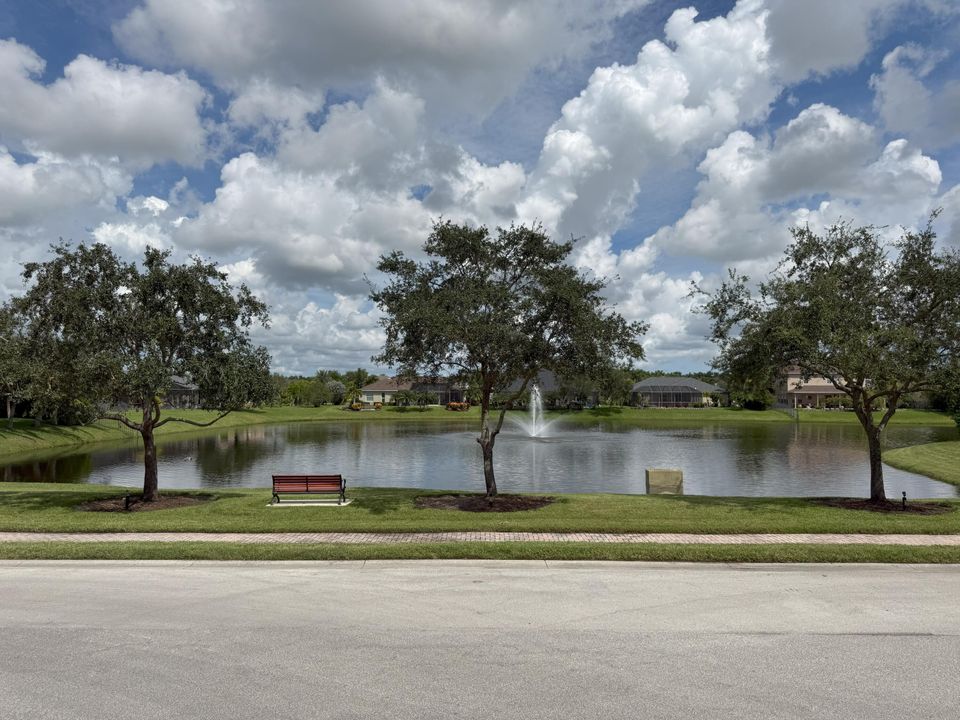 En Renta: $2,650 (4 camas, 2 baños, 2112 Pies cuadrados)