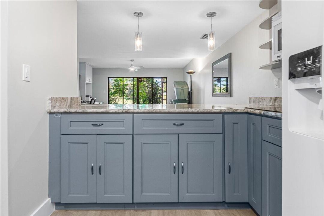 Active With Contract: $170,000 (2 beds, 2 baths, 1280 Square Feet)