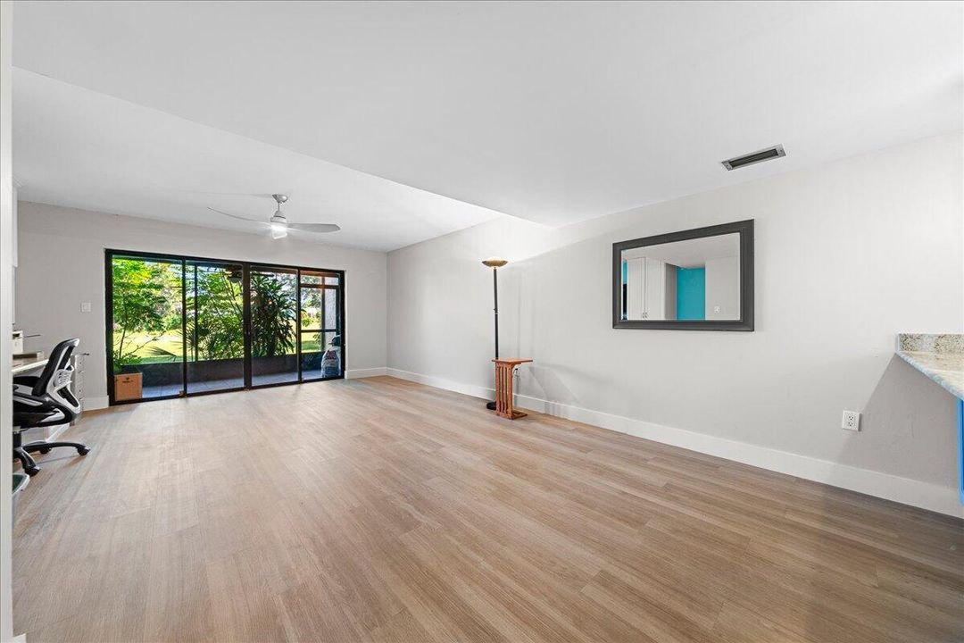 Active With Contract: $170,000 (2 beds, 2 baths, 1280 Square Feet)