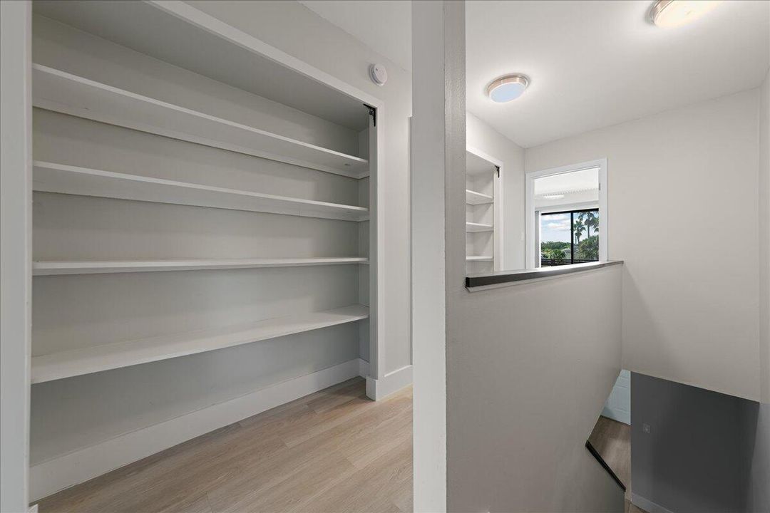 Active With Contract: $170,000 (2 beds, 2 baths, 1280 Square Feet)