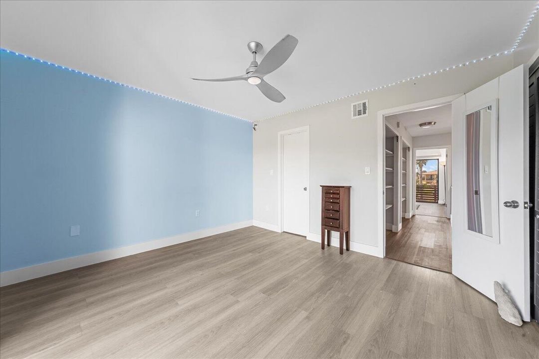 Active With Contract: $170,000 (2 beds, 2 baths, 1280 Square Feet)