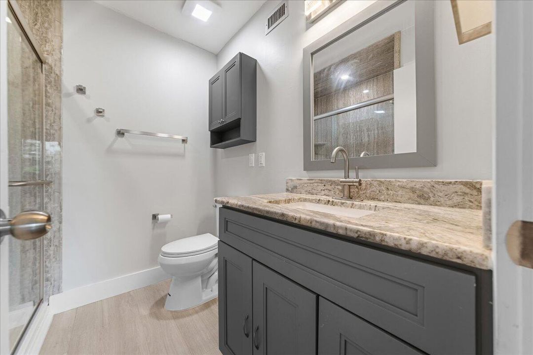 Active With Contract: $170,000 (2 beds, 2 baths, 1280 Square Feet)