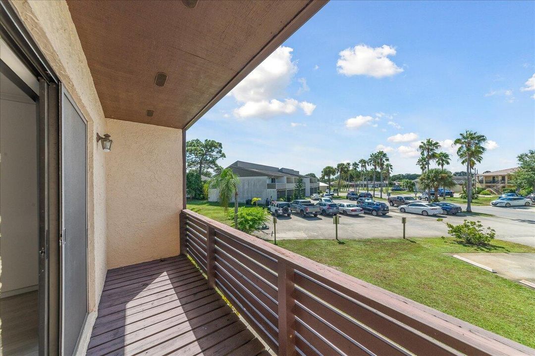 Active With Contract: $170,000 (2 beds, 2 baths, 1280 Square Feet)