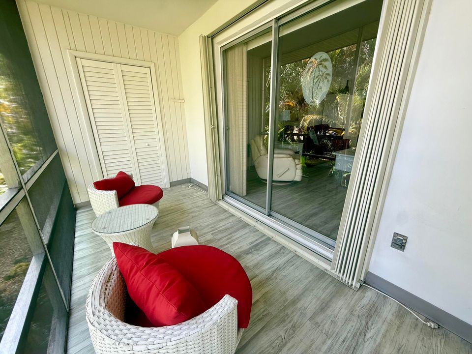 待售: $130,000 (2 贝兹, 2 浴室, 894 平方英尺)