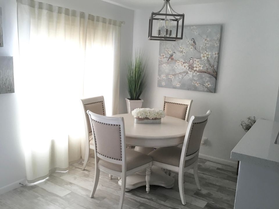 Под контрактом: $1,700 (1 спален, 1 ванн, 791 Квадратных фут)