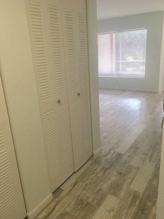 Под контрактом: $1,700 (1 спален, 1 ванн, 791 Квадратных фут)