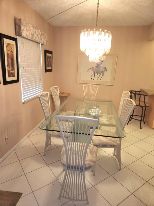 Под контрактом: $3,500 (2 спален, 2 ванн, 916 Квадратных фут)