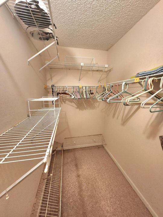 Под контрактом: $3,500 (2 спален, 2 ванн, 916 Квадратных фут)