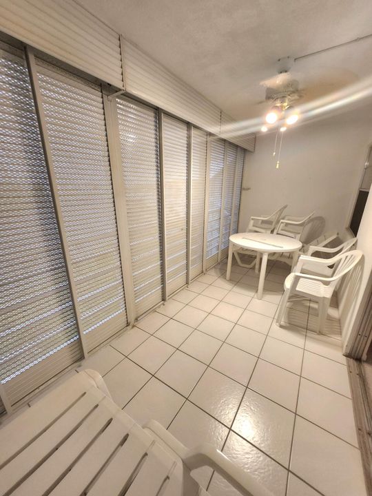 Под контрактом: $3,500 (2 спален, 2 ванн, 916 Квадратных фут)