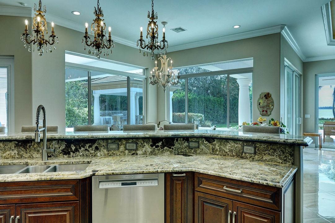 For Sale: $5,400,000 (4 beds, 4 baths, 4971 Square Feet)