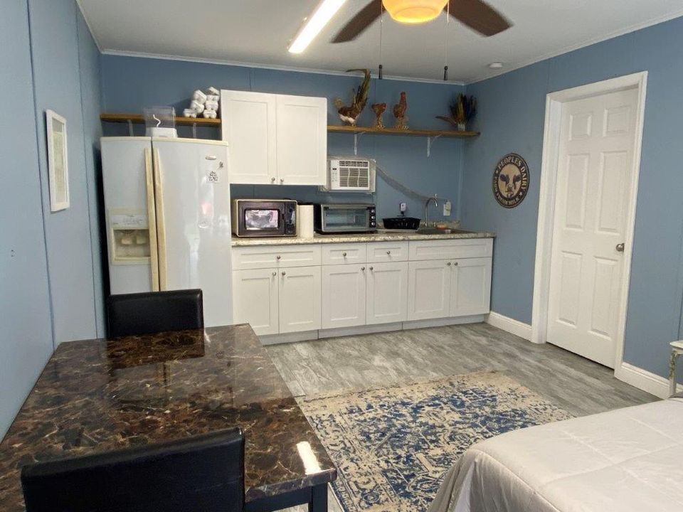 В аренду: $1,750 (0 спален, 1 ванн, 320 Квадратных фут)