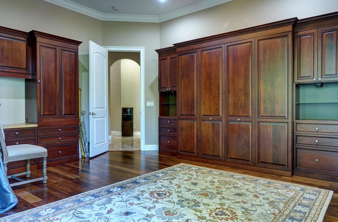 For Sale: $5,400,000 (4 beds, 4 baths, 4971 Square Feet)