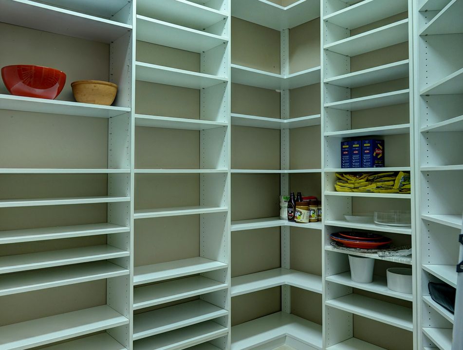 For Sale: $5,400,000 (4 beds, 4 baths, 4971 Square Feet)