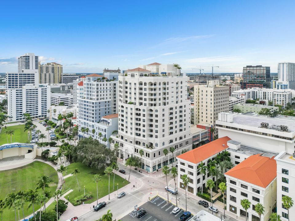 En Renta: $11,950 (2 camas, 3 baños, 2211 Pies cuadrados)