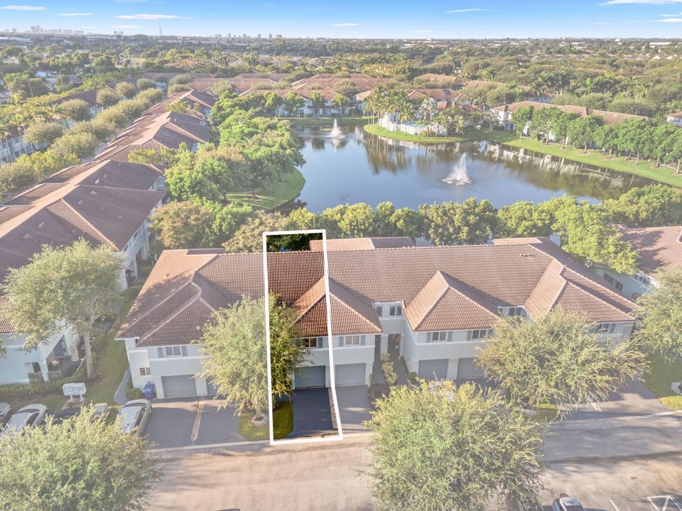 En Venta: $295,999 (3 camas, 2 baños, 1556 Pies cuadrados)