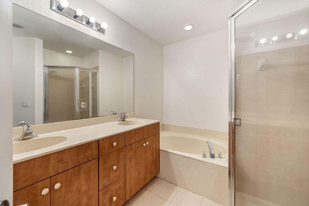 En Venta: $295,999 (3 camas, 2 baños, 1556 Pies cuadrados)