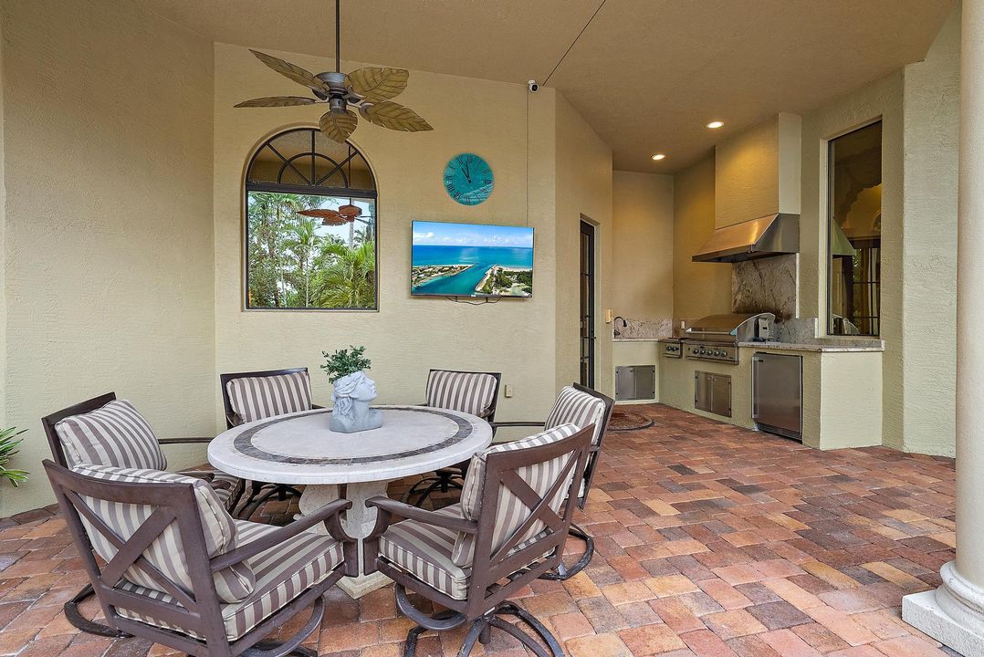 For Sale: $3,250,000 (4 beds, 3 baths, 5426 Square Feet)