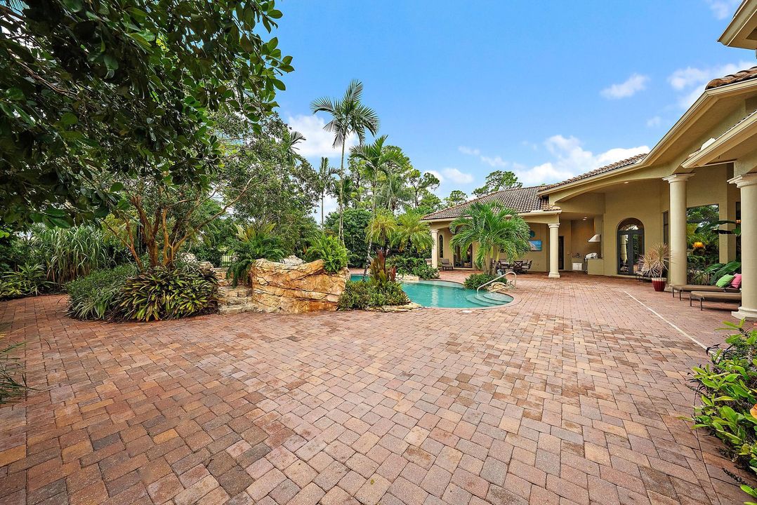 For Sale: $3,250,000 (4 beds, 3 baths, 5426 Square Feet)