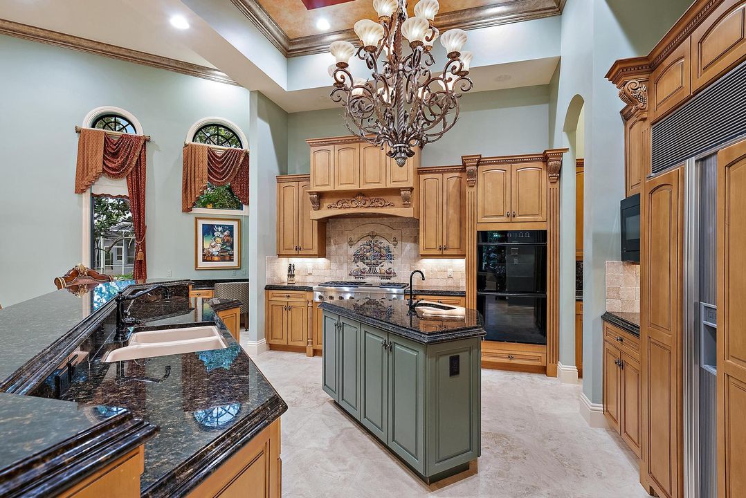 For Sale: $3,250,000 (4 beds, 3 baths, 5426 Square Feet)