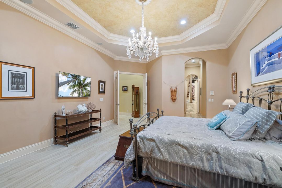 For Sale: $3,250,000 (4 beds, 3 baths, 5426 Square Feet)