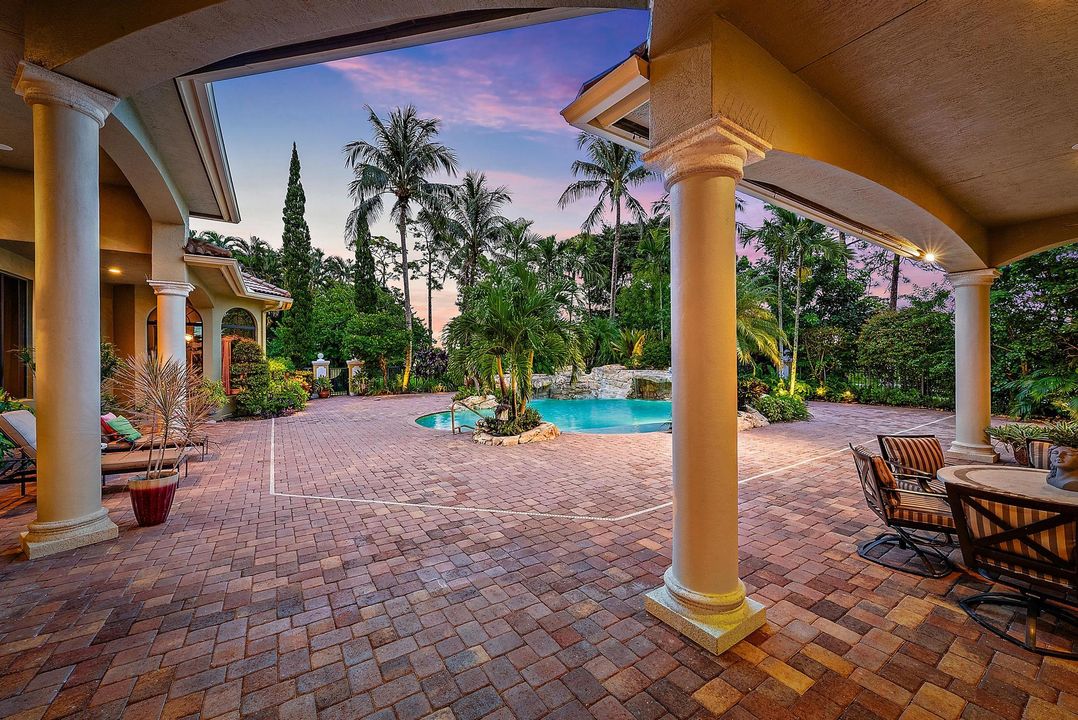 For Sale: $3,250,000 (4 beds, 3 baths, 5426 Square Feet)