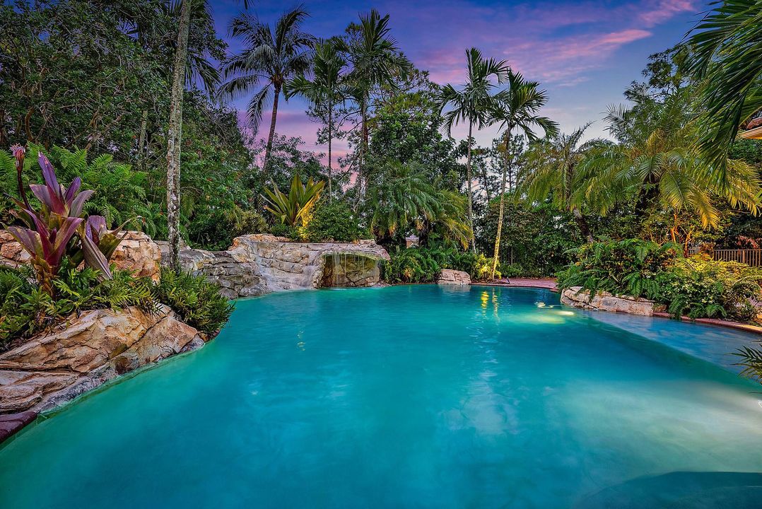 For Sale: $3,250,000 (4 beds, 3 baths, 5426 Square Feet)