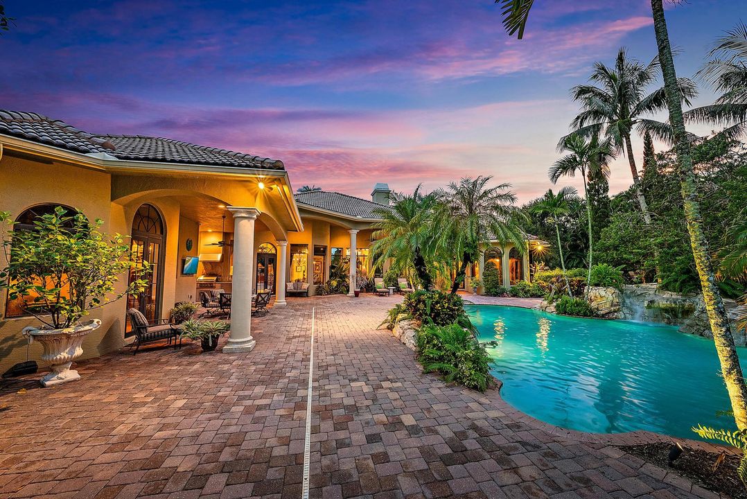 For Sale: $3,250,000 (4 beds, 3 baths, 5426 Square Feet)