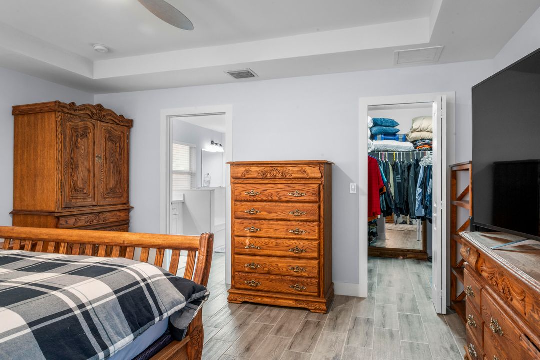 Active With Contract: $447,000 (4 beds, 2 baths, 1883 Square Feet)