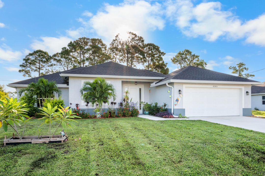 Active With Contract: $447,000 (4 beds, 2 baths, 1883 Square Feet)