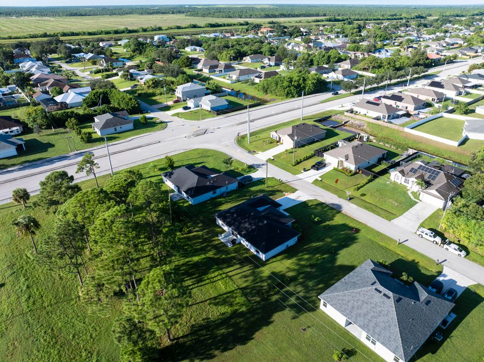 Active With Contract: $447,000 (4 beds, 2 baths, 1883 Square Feet)