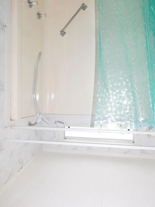 Под контрактом: $175,000 (2 спален, 2 ванн, 986 Квадратных фут)