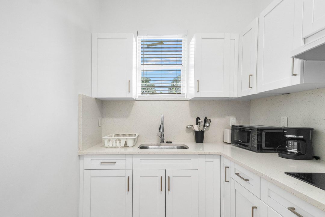 For Rent: $2,000 (1 beds, 1 baths, 400 Square Feet)