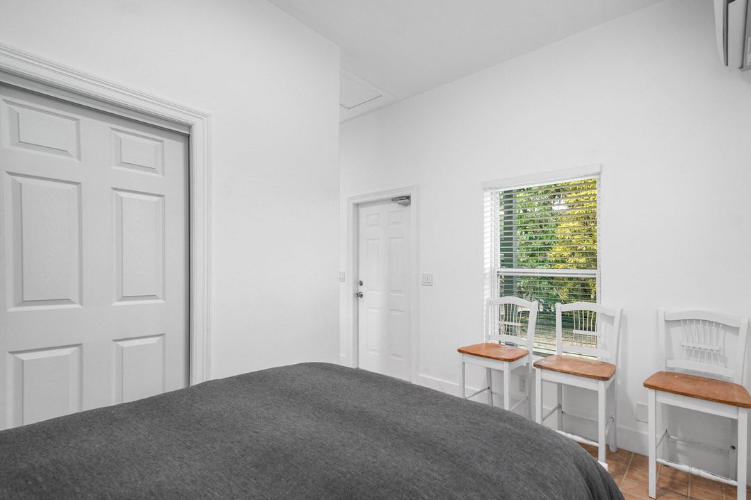 For Rent: $2,000 (1 beds, 1 baths, 400 Square Feet)