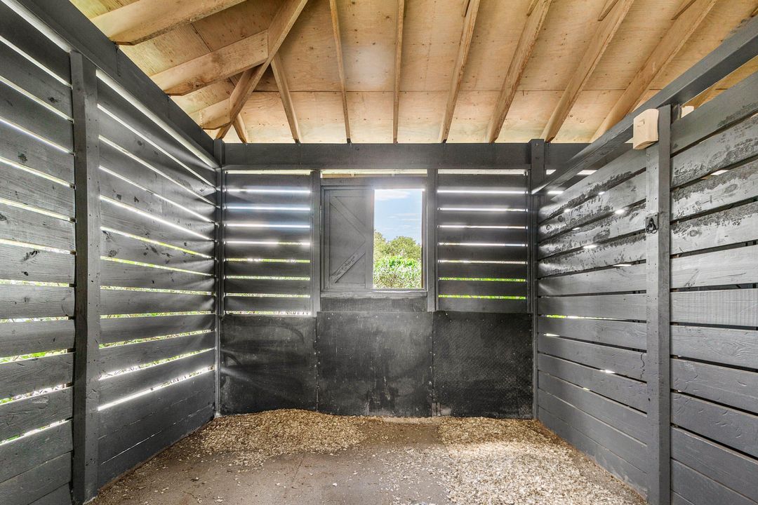 For Rent: $2,000 (1 beds, 1 baths, 400 Square Feet)