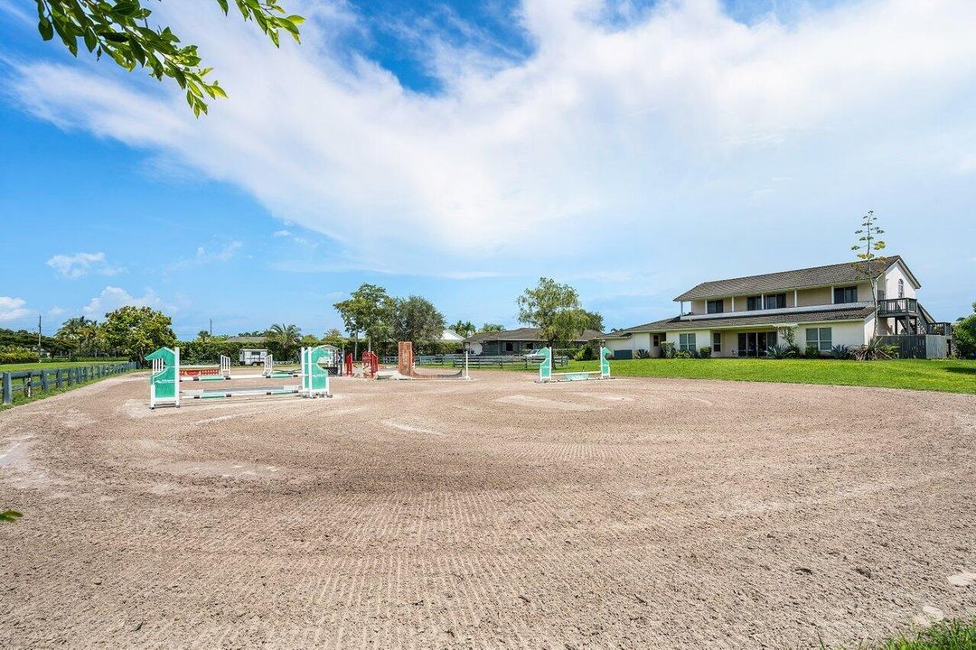 For Rent: $2,000 (1 beds, 1 baths, 400 Square Feet)