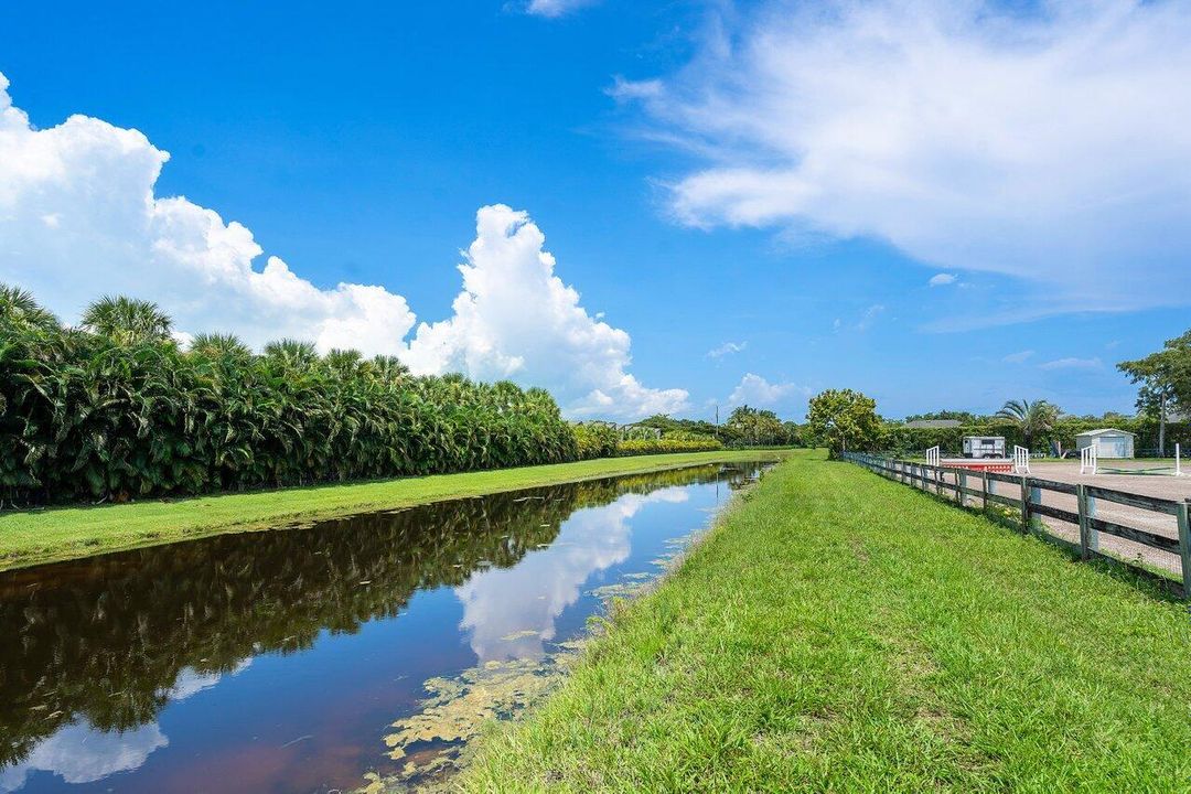 For Rent: $2,000 (1 beds, 1 baths, 400 Square Feet)