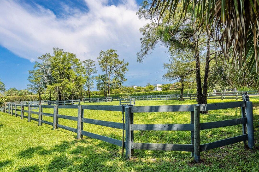 For Rent: $2,000 (1 beds, 1 baths, 400 Square Feet)