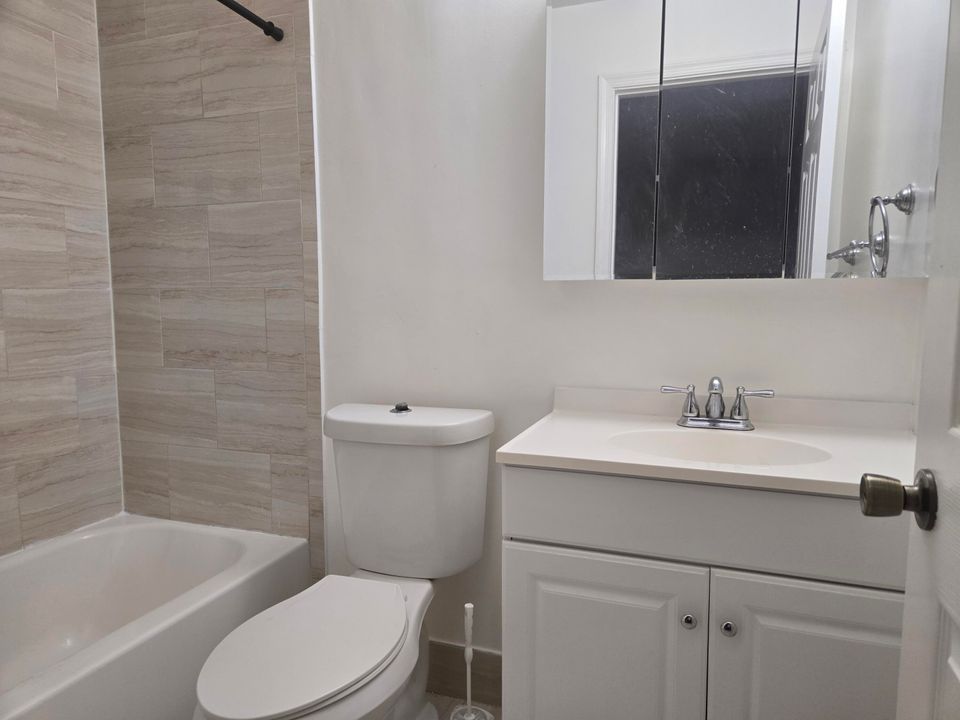 En Venta: $299,950 (3 camas, 2 baños, 1402 Pies cuadrados)