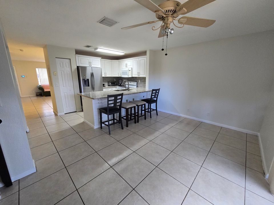 En Venta: $299,950 (3 camas, 2 baños, 1402 Pies cuadrados)